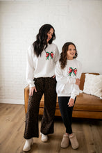 Load image into Gallery viewer, Merry Merry Bow
